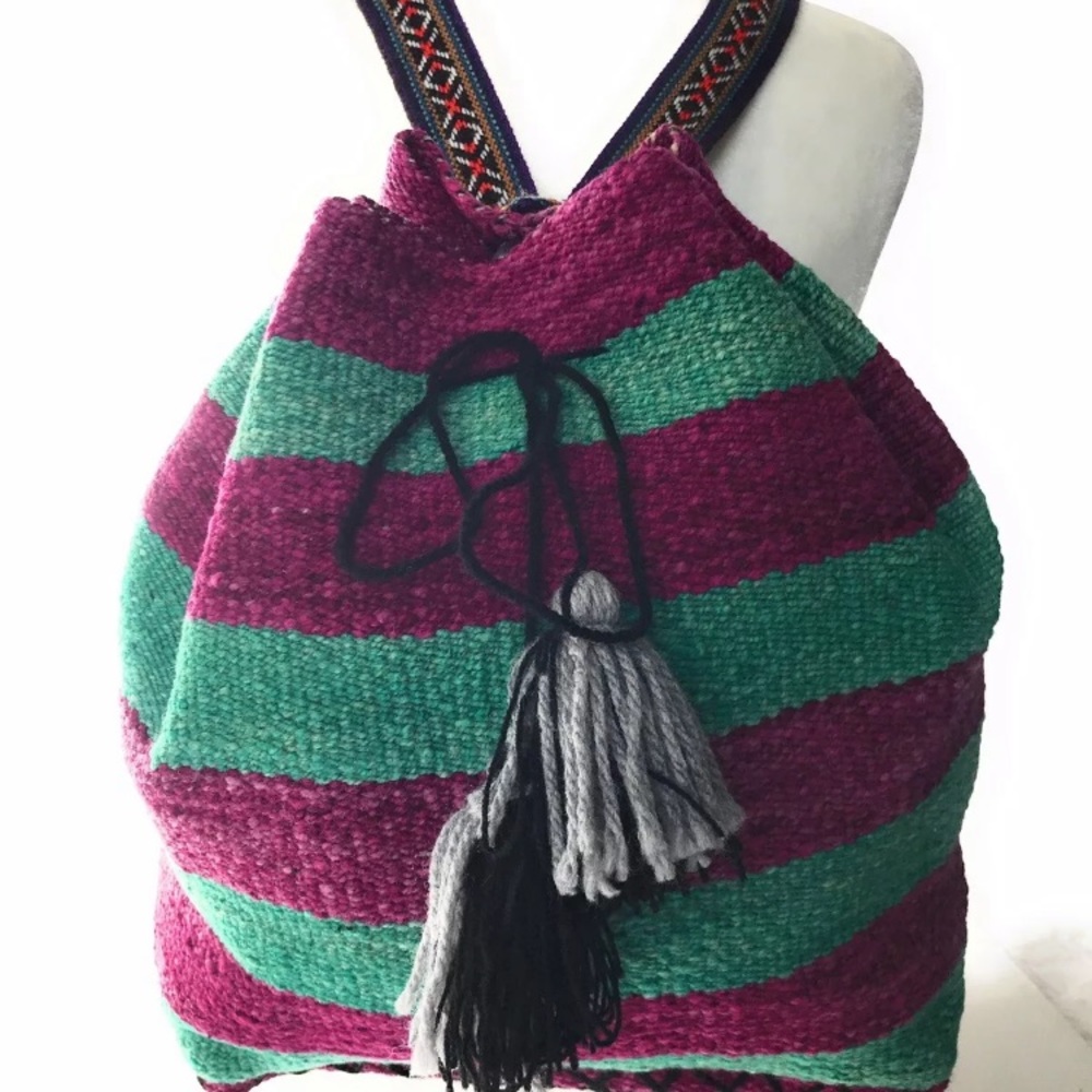 Handwoven Peruvian Wool Backpack. - Picture 4 of 8